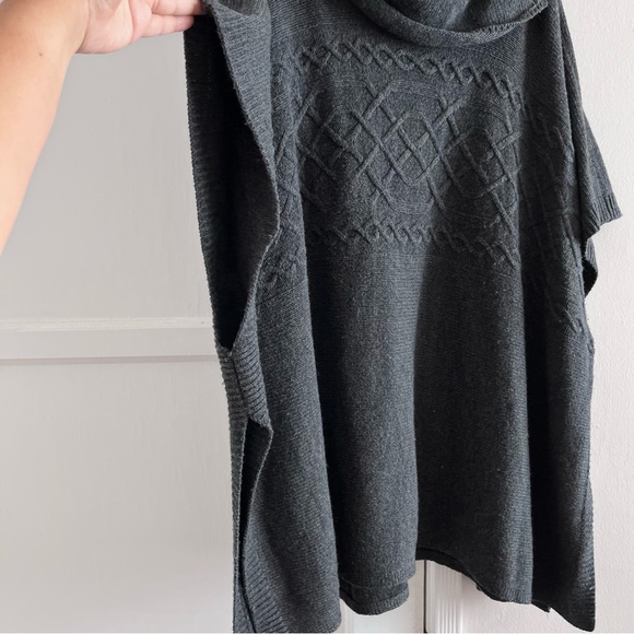 Fits up to Size L - NYDJ Poncho - Picture 3 of 6